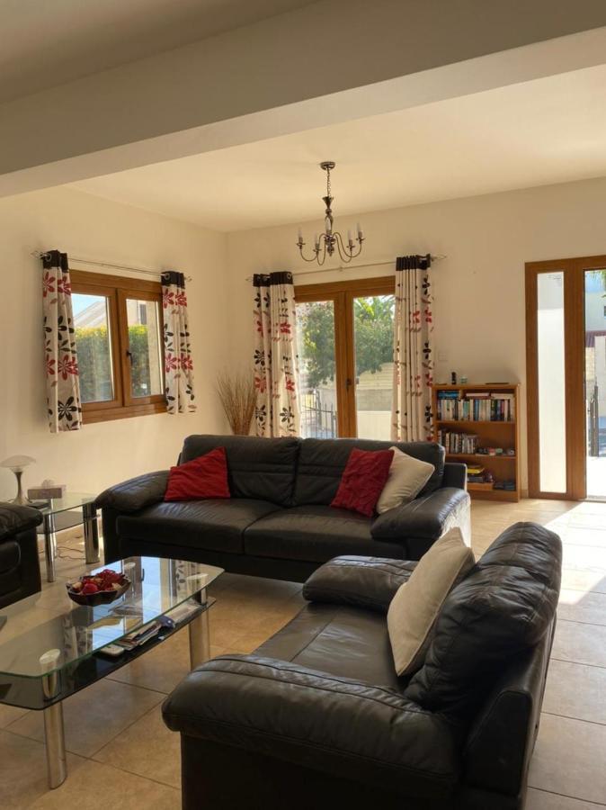 Episkopi Villa, Luxury 4 Bedroom With Pool - ลิมาซอล ภายนอก รูปภาพ
